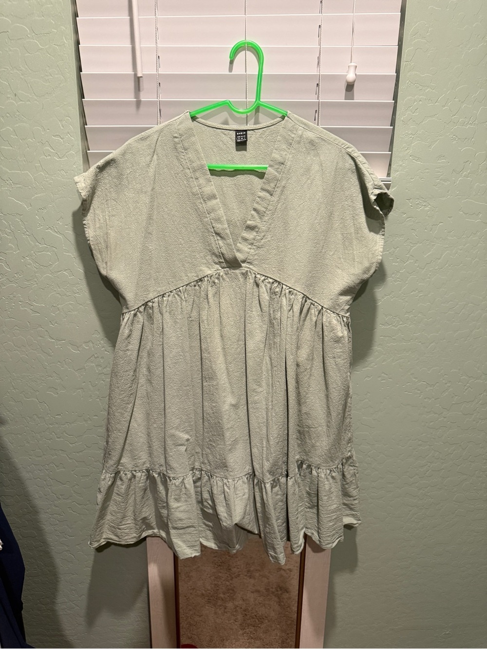 SHEIN Light Sage V-Neck Babydoll Tunic